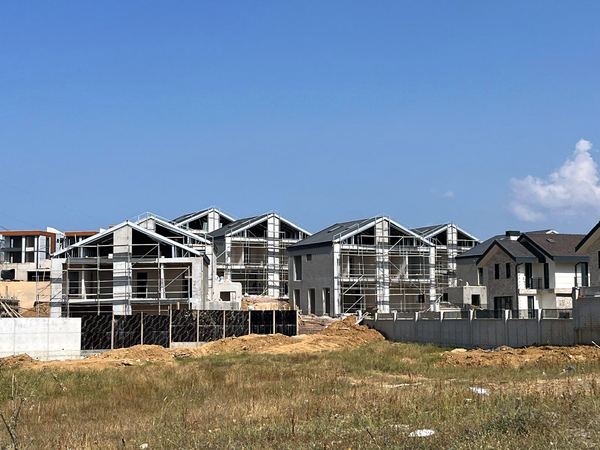 İnşaat sürecinde villalar